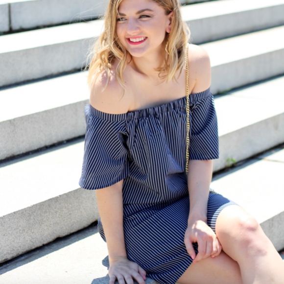 NWOT Banana Republic Off the Shoulder Dress - Picture 2 of 4
